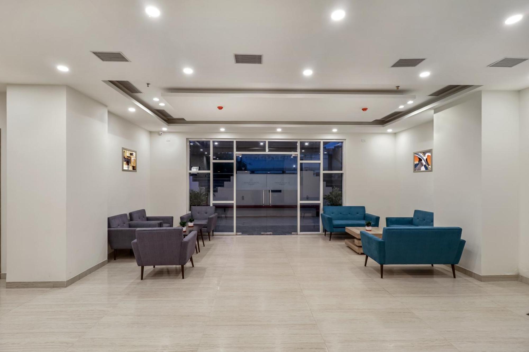 Starlit Suites Newtown Calcutta Extérieur photo