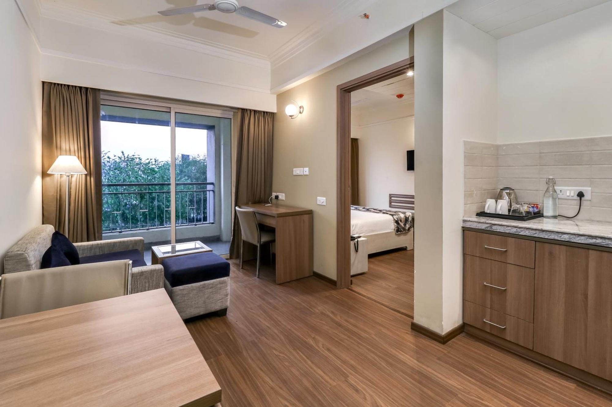 Starlit Suites Newtown Calcutta Extérieur photo