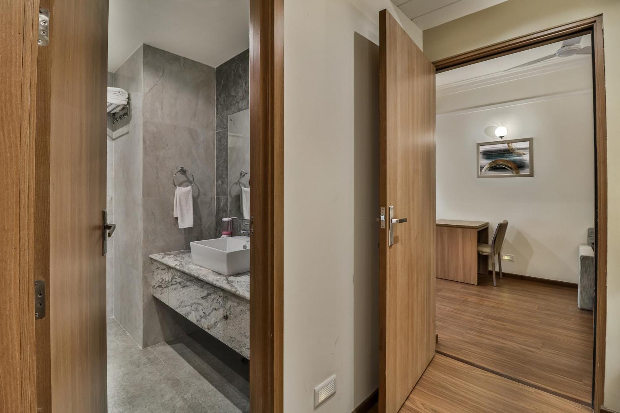 Starlit Suites Newtown Calcutta Extérieur photo